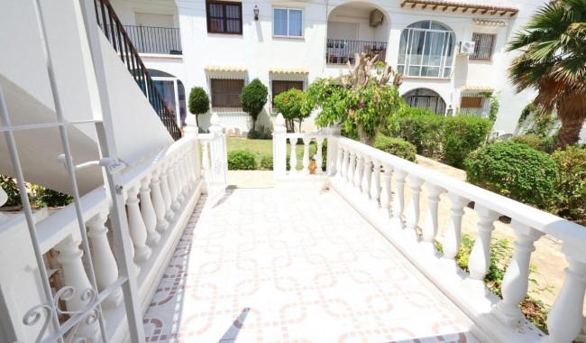 Sprzedaż - Bungalow - Torrevieja - Los Balcones