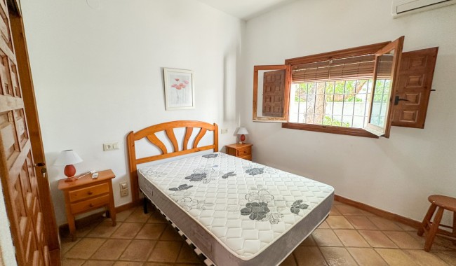 Resale - Villa - Cabo Roig