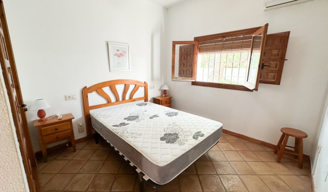Resale - Villa - Cabo Roig