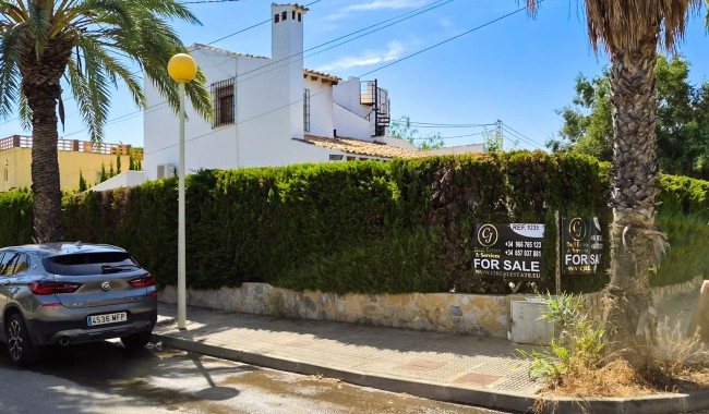 Resale - Villa - Cabo Roig
