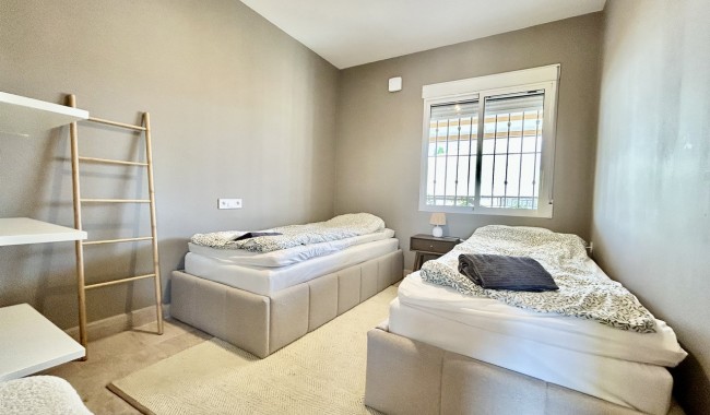 Brukt - Villa - Orihuela Costa - La Zenia