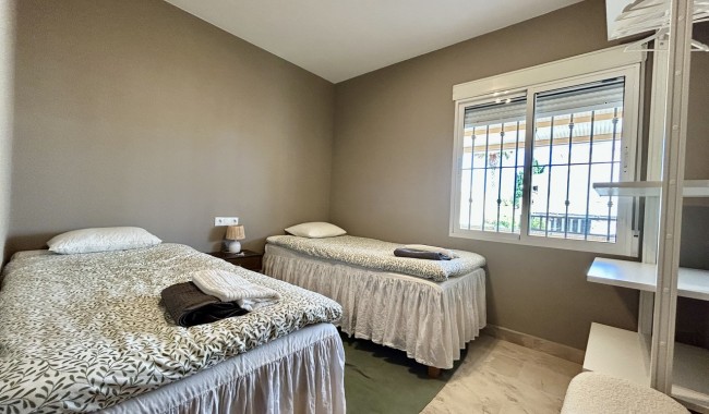 Brukt - Villa - Orihuela Costa - La Zenia