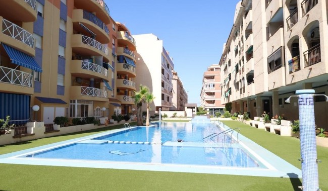 Resale - Apartment - Torrevieja - Centro