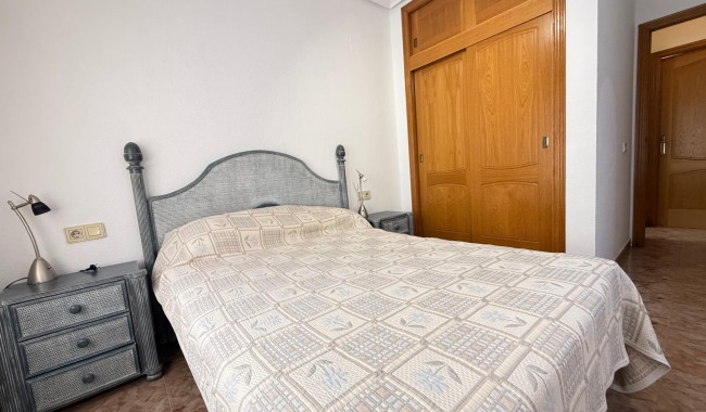 Resale - Apartment - Torrevieja - Estacion de autobuses