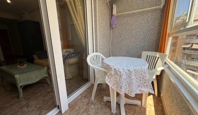 Resale - Apartment - Torrevieja - Estacion de autobuses