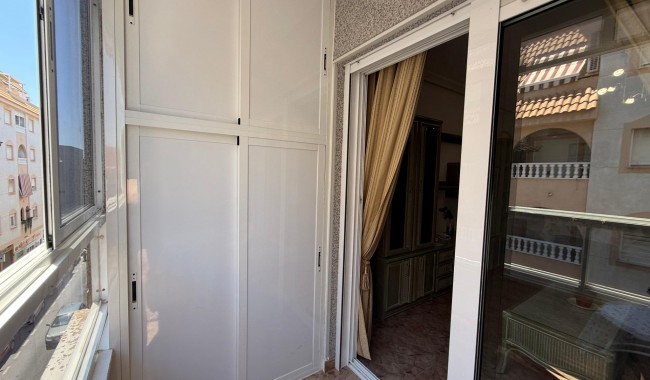 Resale - Apartment - Torrevieja - Estacion de autobuses