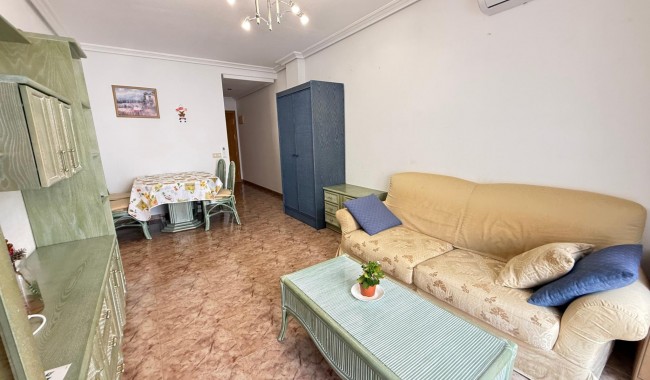 Resale - Apartment - Torrevieja - Estacion de autobuses