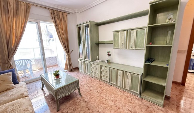 Resale - Apartment - Torrevieja - Estacion de autobuses