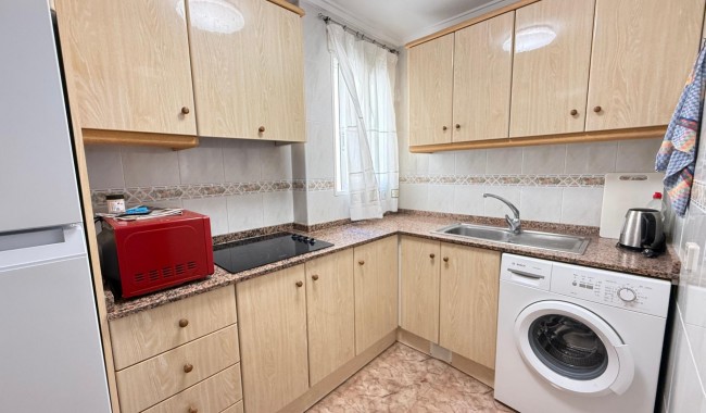 Resale - Apartment - Torrevieja - Estacion de autobuses