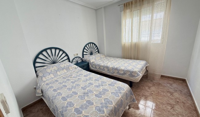 Resale - Apartment - Torrevieja - Estacion de autobuses