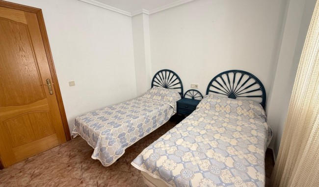 Resale - Apartment - Torrevieja - Estacion de autobuses