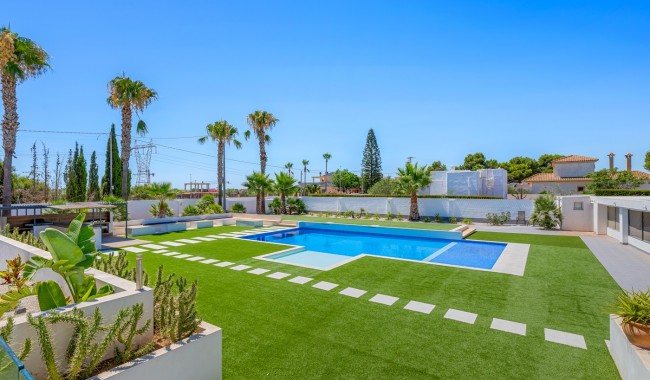 Resale - Finca - Los Montesinos - La Herrada