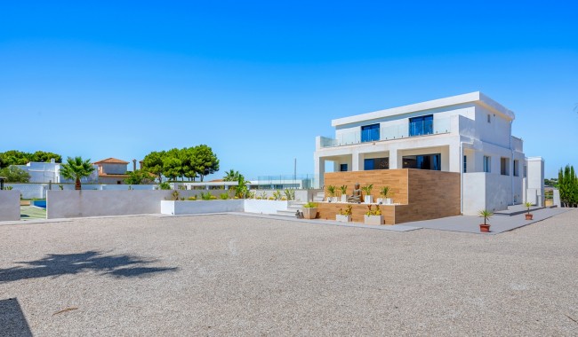 Resale - Finca - Los Montesinos - La Herrada
