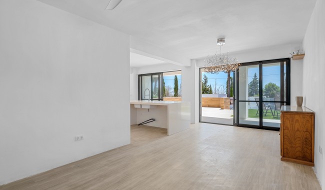 Resale - Finca - Los Montesinos - La Herrada