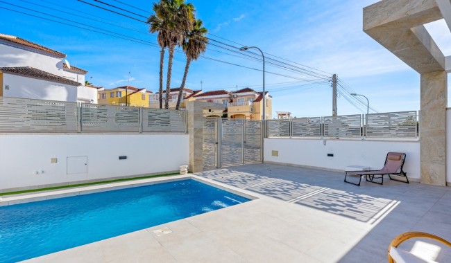 Begagnad - Villa - Orihuela Costa - Blue Lagoon