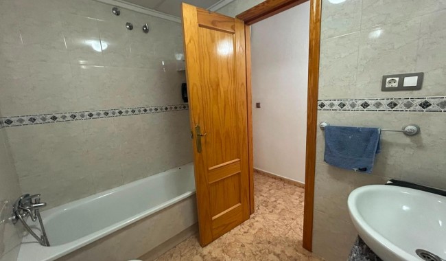 Segunda mano - Apartamento - Torrevieja - Estacion de autobuses