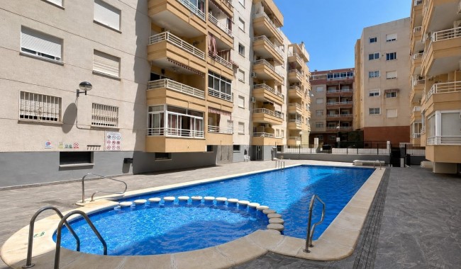 Segunda mano - Apartamento - Torrevieja - Estacion de autobuses