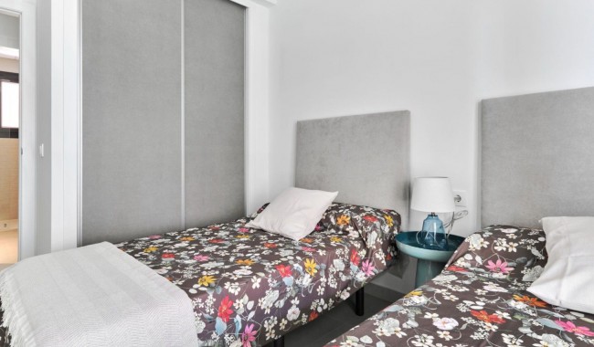 Resale - Apartment - Torrevieja - La Veleta