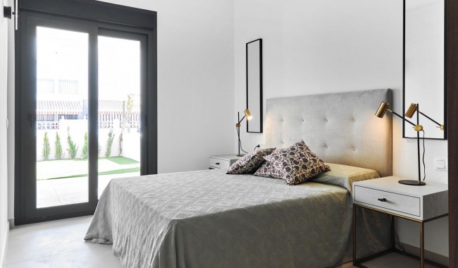 Resale - Apartment - Torrevieja - La Veleta
