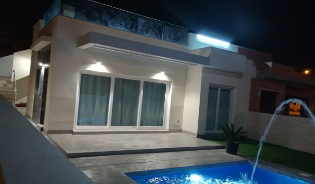 Segunda mano - Villa - Los Montesinos - Los Montesinos - La Herrada