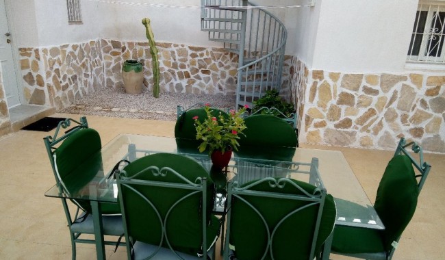 Segunda mano - Villa - Los Montesinos - Centro