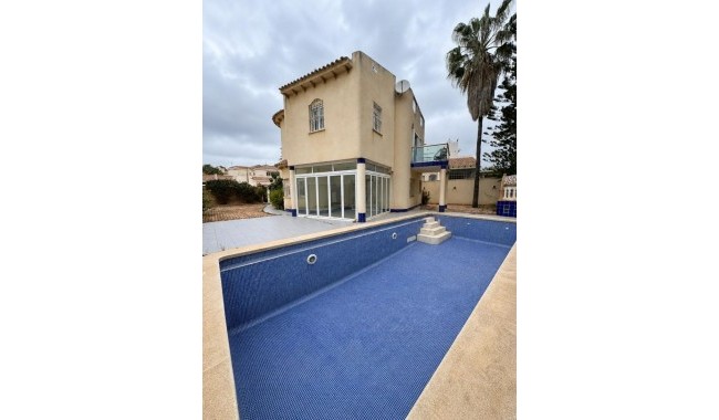 Resale - Villa - Orihuela Costa - Las Ramblas