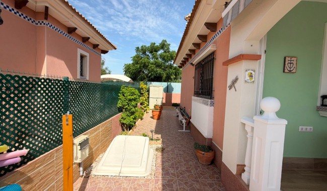 Segunda mano - Villa - Los Montesinos - La Herrada