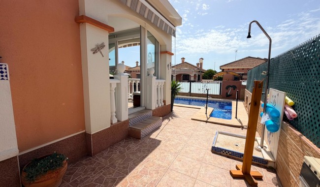 Segunda mano - Villa - Los Montesinos - La Herrada