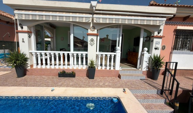 Segunda mano - Villa - Los Montesinos - La Herrada