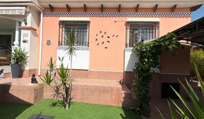Segunda mano - Villa - Los Montesinos - La Herrada