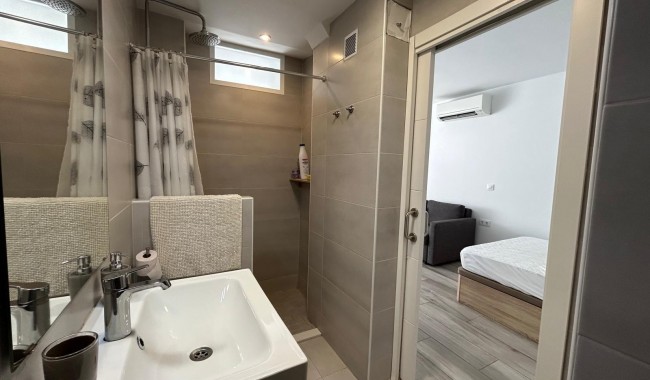 Sprzedaż - Apartament - Torrevieja - Estacion de autobuses