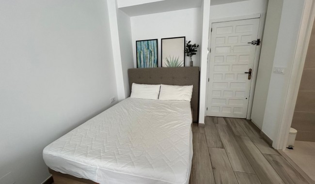 Sprzedaż - Apartament - Torrevieja - Estacion de autobuses