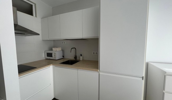 Sprzedaż - Apartament - Torrevieja - Estacion de autobuses