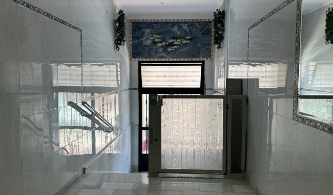 Sprzedaż - Apartament - Torrevieja - Estacion de autobuses