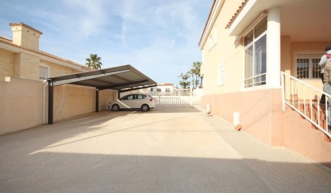 Begagnad - Villa - Torrevieja - Aguas Nuevas