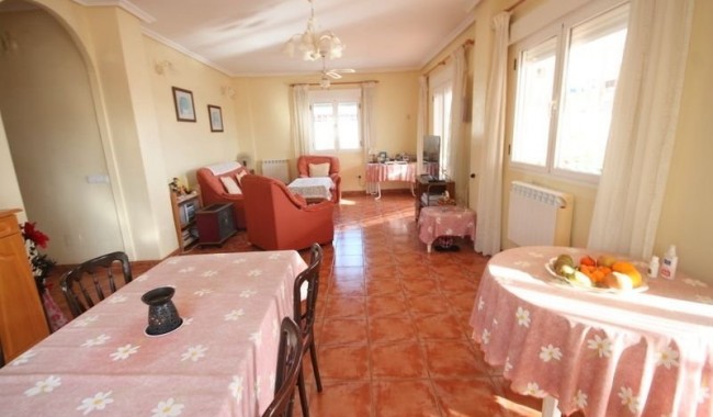 Begagnad - Villa - Torrevieja - Aguas Nuevas