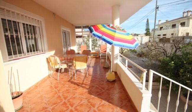 Begagnad - Villa - Torrevieja - Aguas Nuevas