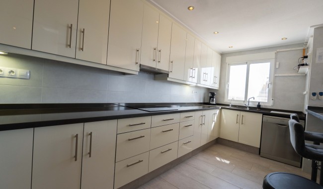 Resale - Apartment - Orihuela Costa - Villamartín