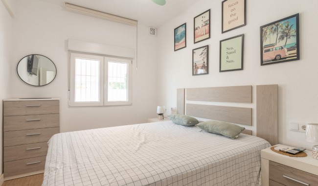 Segunda mano - Apartamento - Torrevieja - Lago Jardin