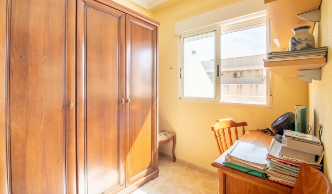 Sprzedaż - Apartament - Torrevieja - Centro