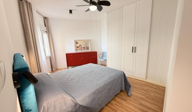 Resale - Apartment - Torrevieja - Playa del cura