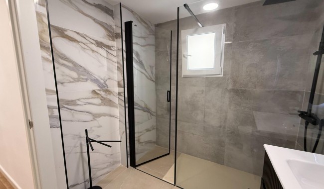 Resale - Apartment - Torrevieja - Playa del cura