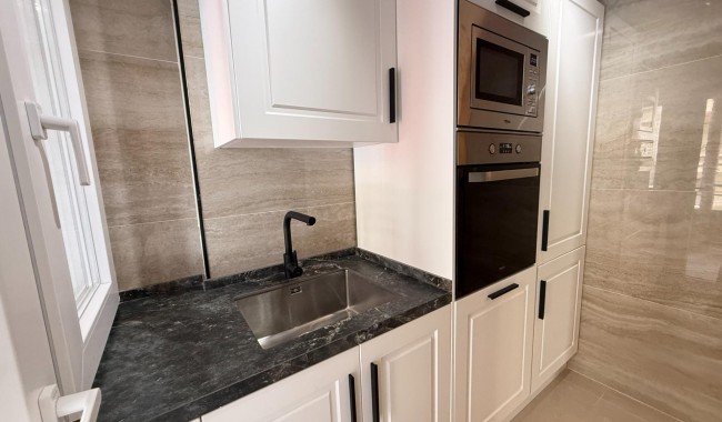 Resale - Apartment - Torrevieja - Playa del cura