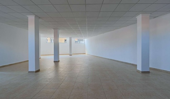 Sprzedaż - Lokal biznesowy - Torrevieja - Antonio Machado