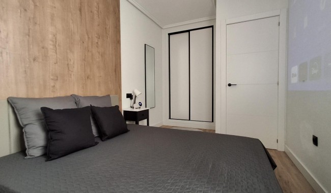 Resale - Apartment - Torrevieja - Estacion de autobuses