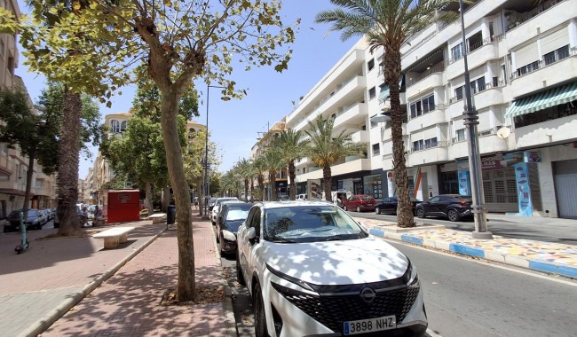 Resale - Apartment - Torrevieja - Estacion de autobuses