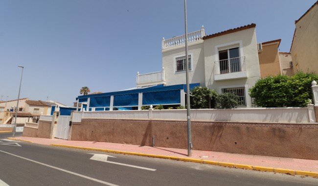 Resale - Villa - Algorfa - Montebello