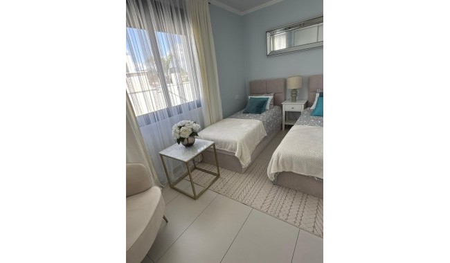 Resale - Apartment - Orihuela Costa - Cabo Roig