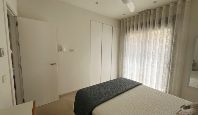 Resale - Villa - Los Montesinos - La Herrada