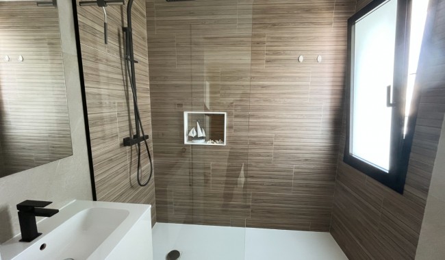 Resale - Villa - Los Montesinos - La Herrada